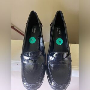 Women’s black dress shoes